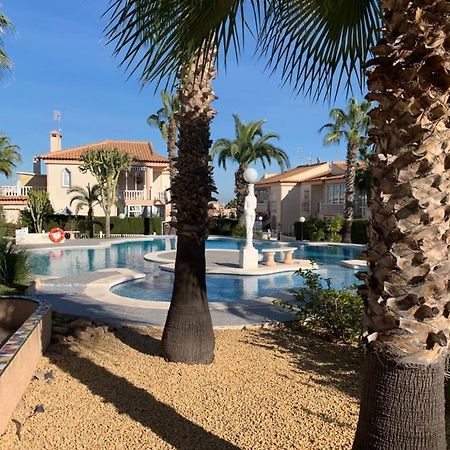 Schoenes Ferienbungalow In Los Altos Torrevieja Exteriör bild