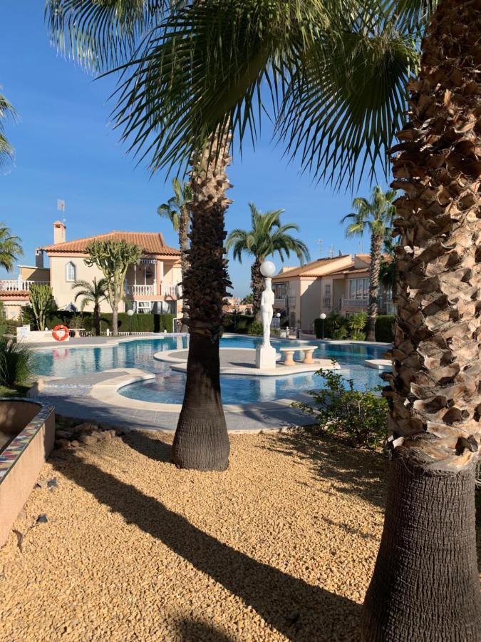 Schoenes Ferienbungalow In Los Altos Torrevieja Exteriör bild